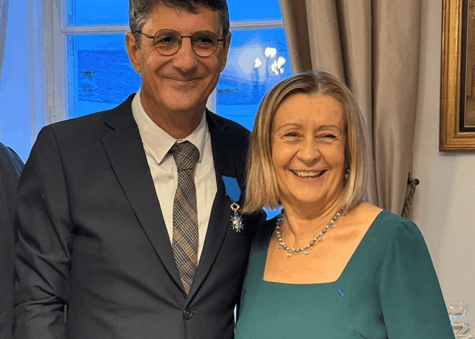 Remise de l&rsquo;Ordre national du Mérite à Franck Pajot, conseiller des Français de Chine du Nord